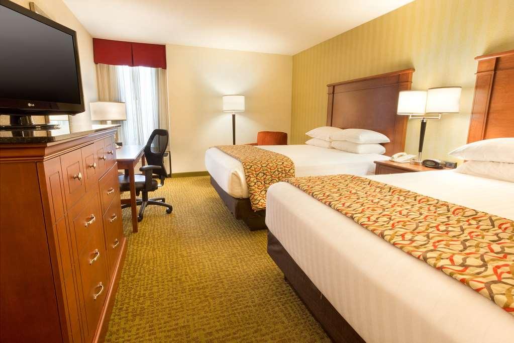 Drury Inn & Suites Charlotte University Place Phòng bức ảnh