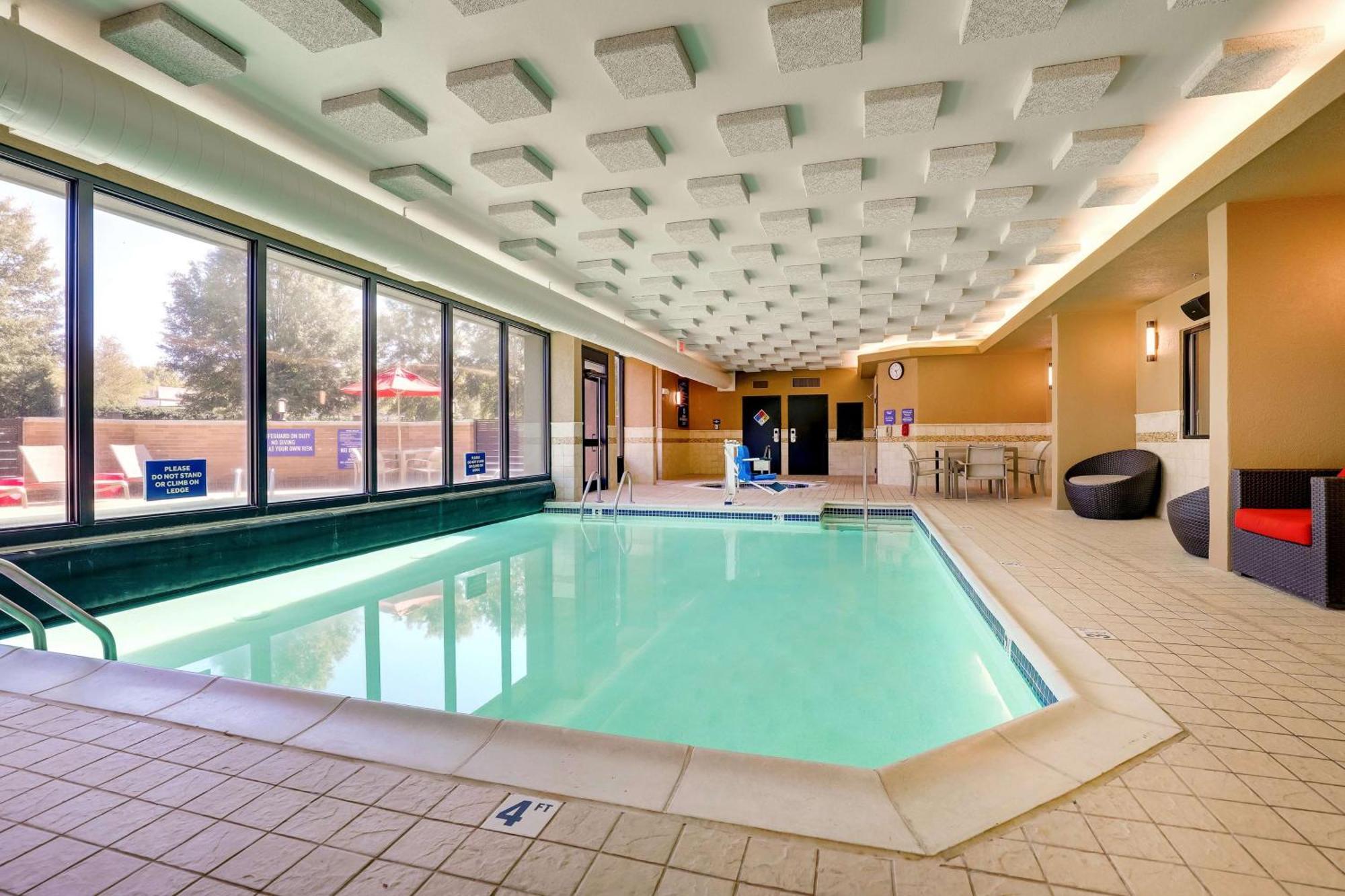Drury Inn & Suites Charlotte University Place Ngoại thất bức ảnh