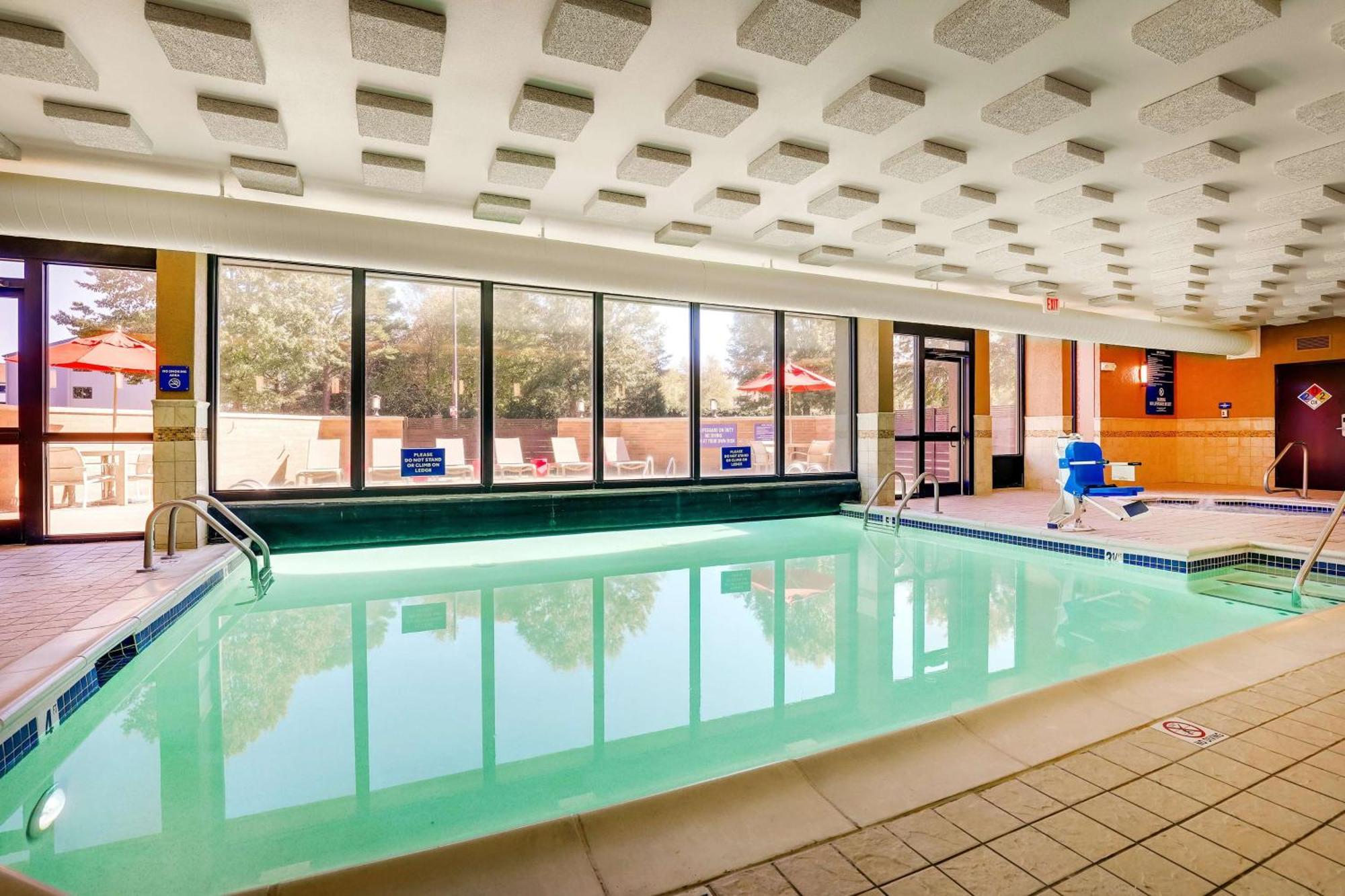 Drury Inn & Suites Charlotte University Place Ngoại thất bức ảnh