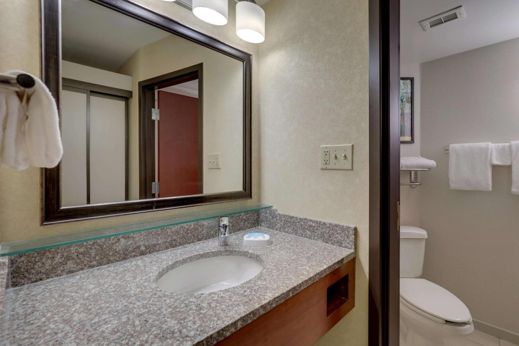 Drury Inn & Suites Charlotte University Place Ngoại thất bức ảnh