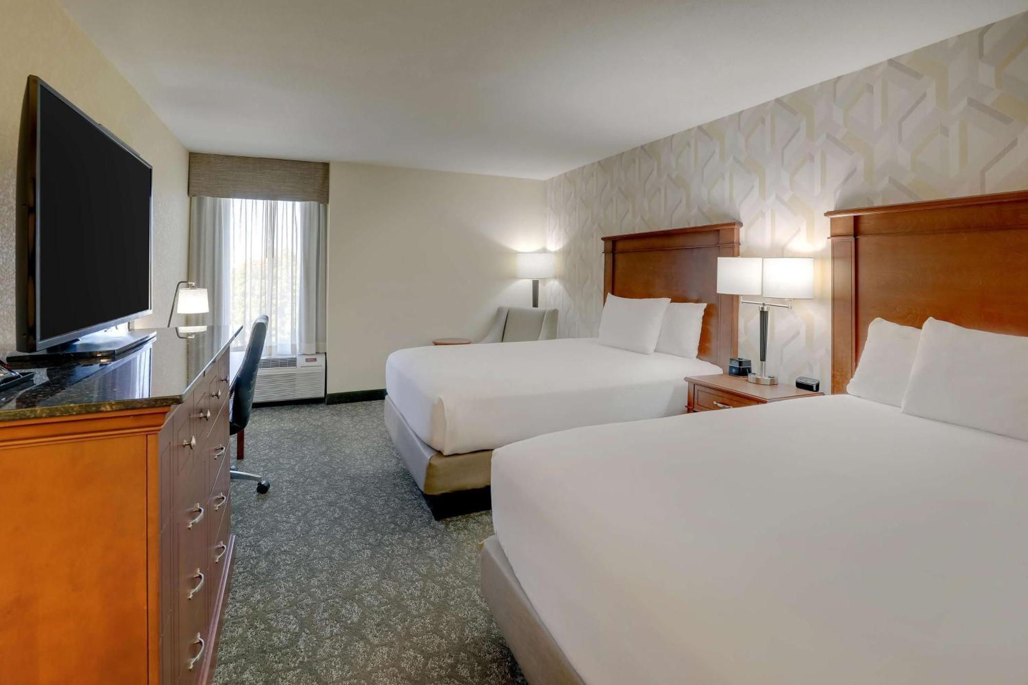 Drury Inn & Suites Charlotte University Place Ngoại thất bức ảnh