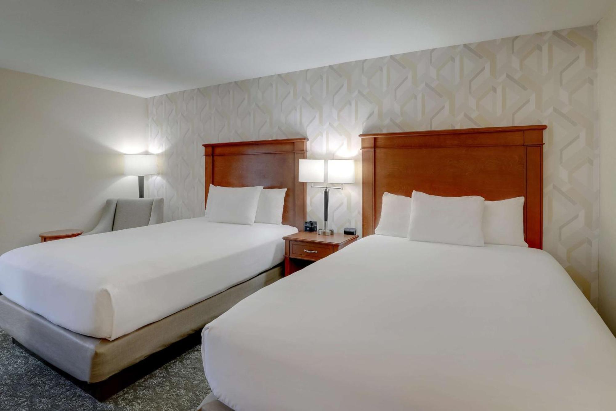 Drury Inn & Suites Charlotte University Place Ngoại thất bức ảnh
