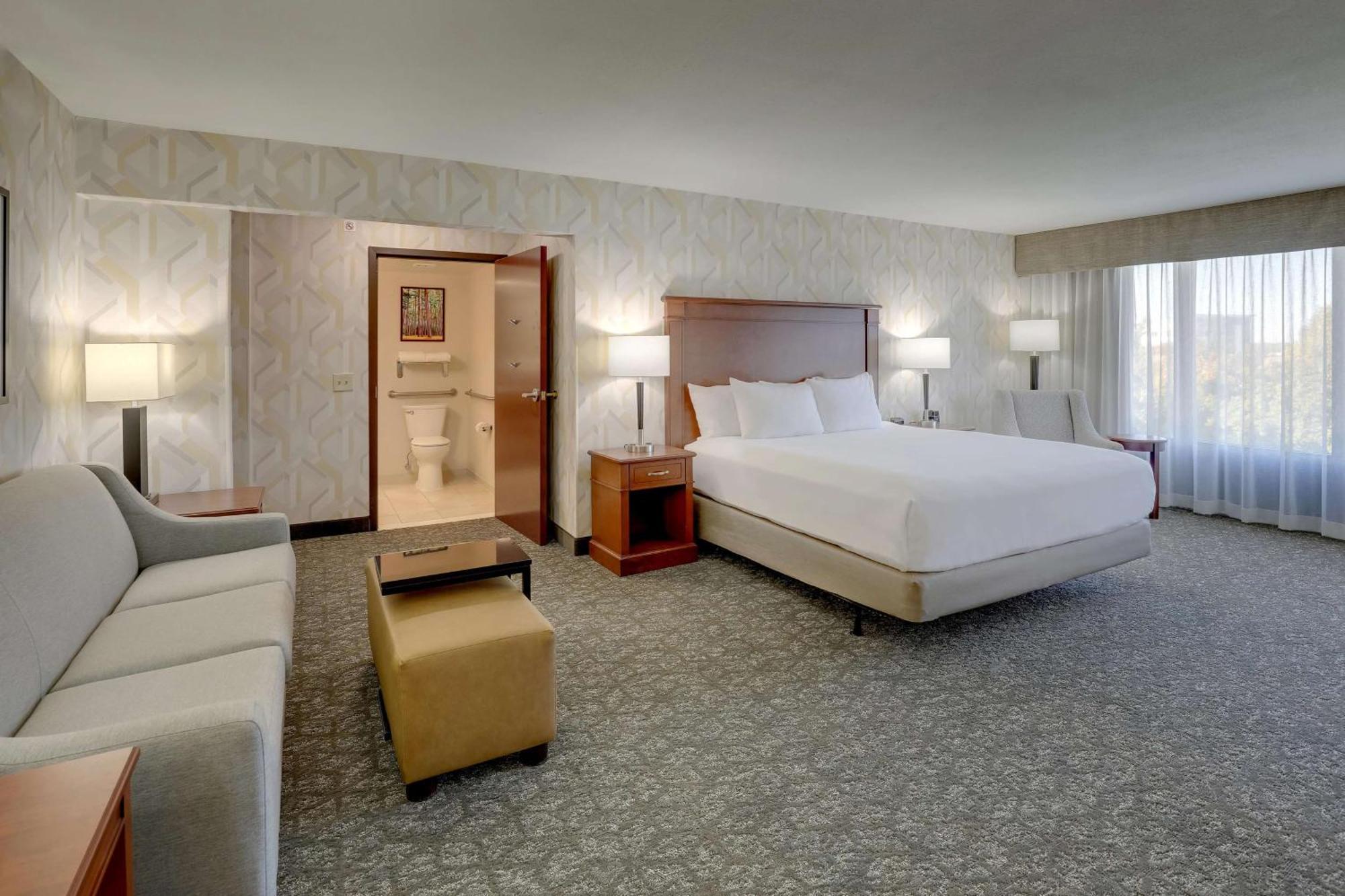 Drury Inn & Suites Charlotte University Place Ngoại thất bức ảnh