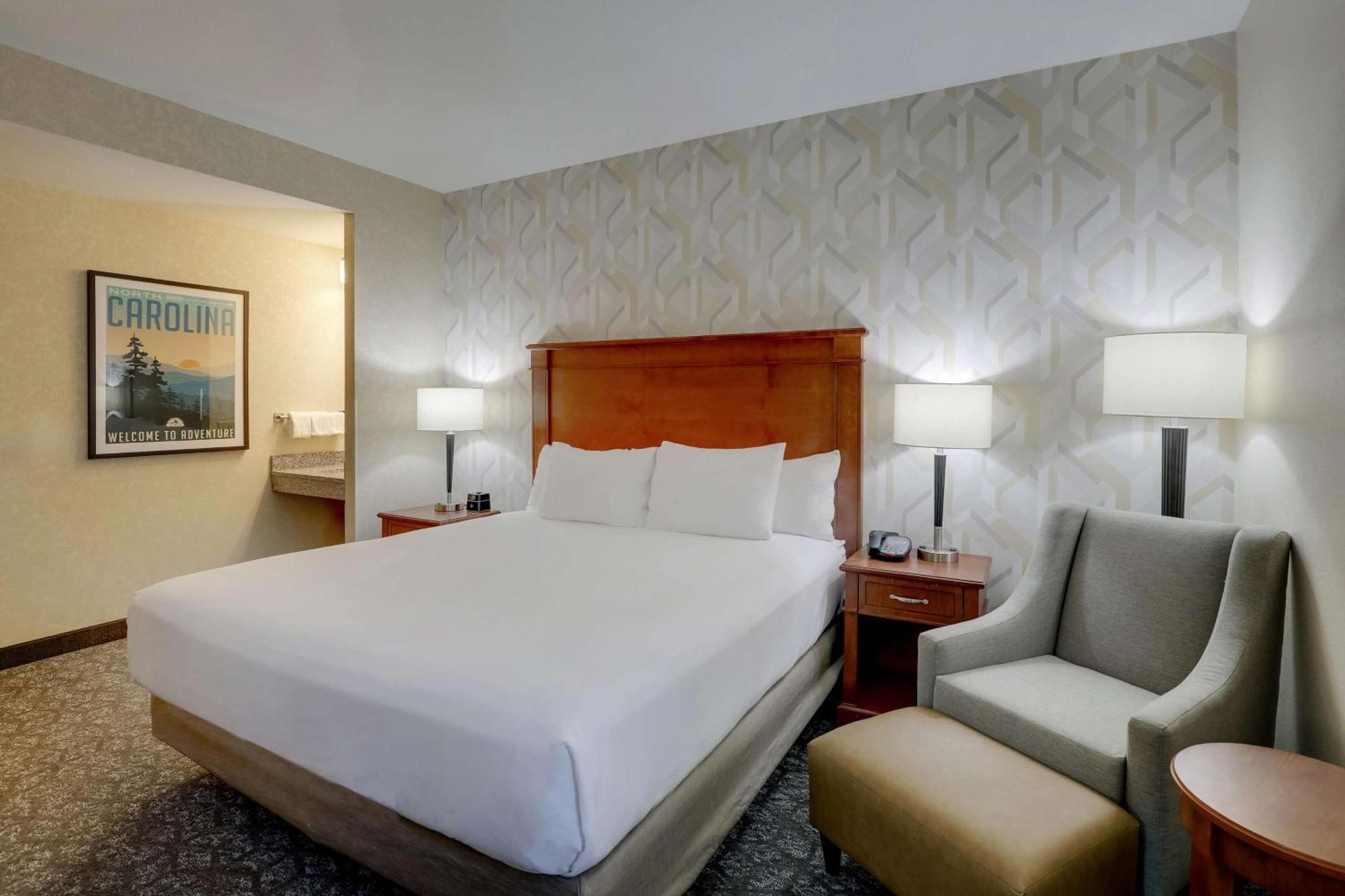 Drury Inn & Suites Charlotte University Place Ngoại thất bức ảnh