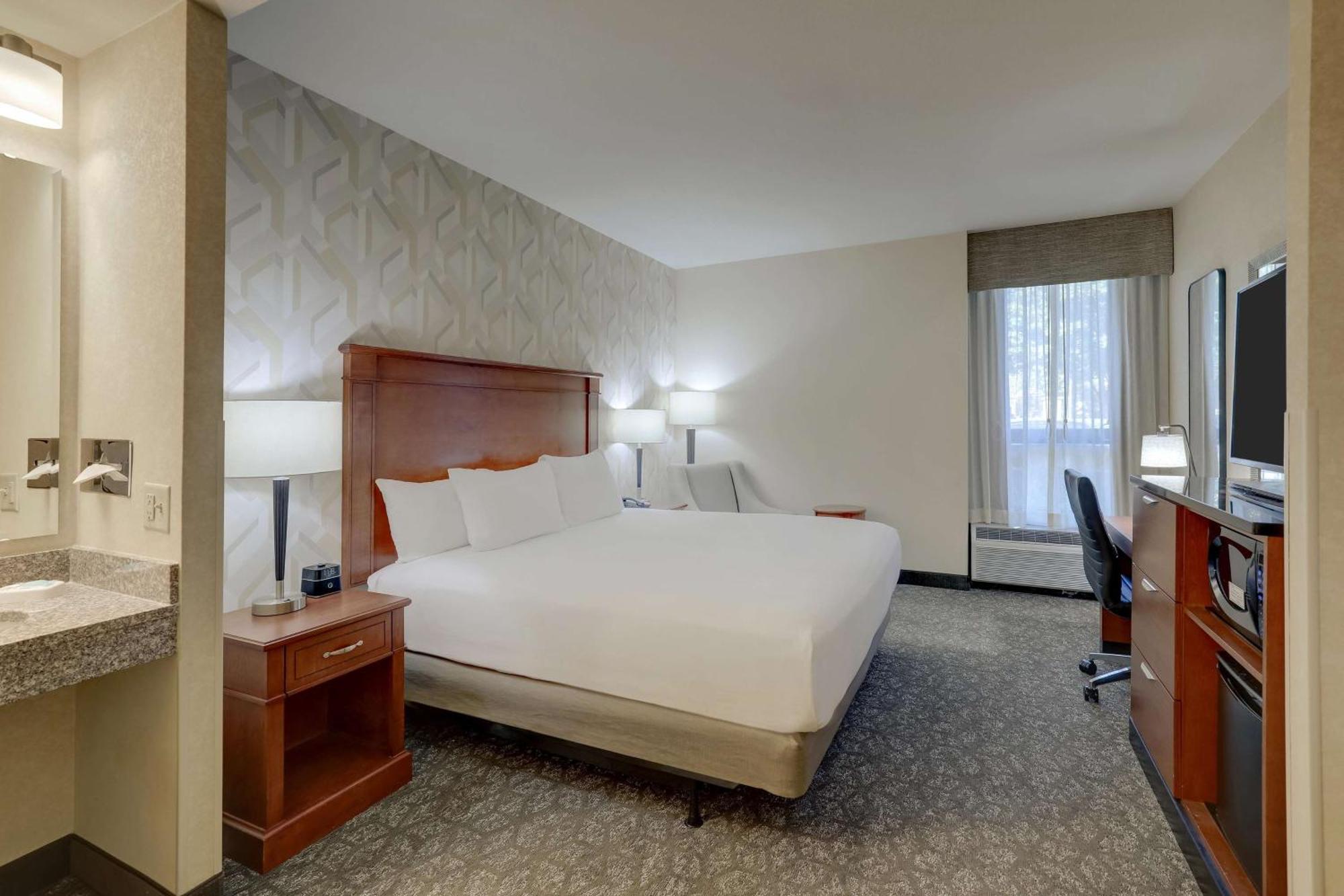 Drury Inn & Suites Charlotte University Place Ngoại thất bức ảnh