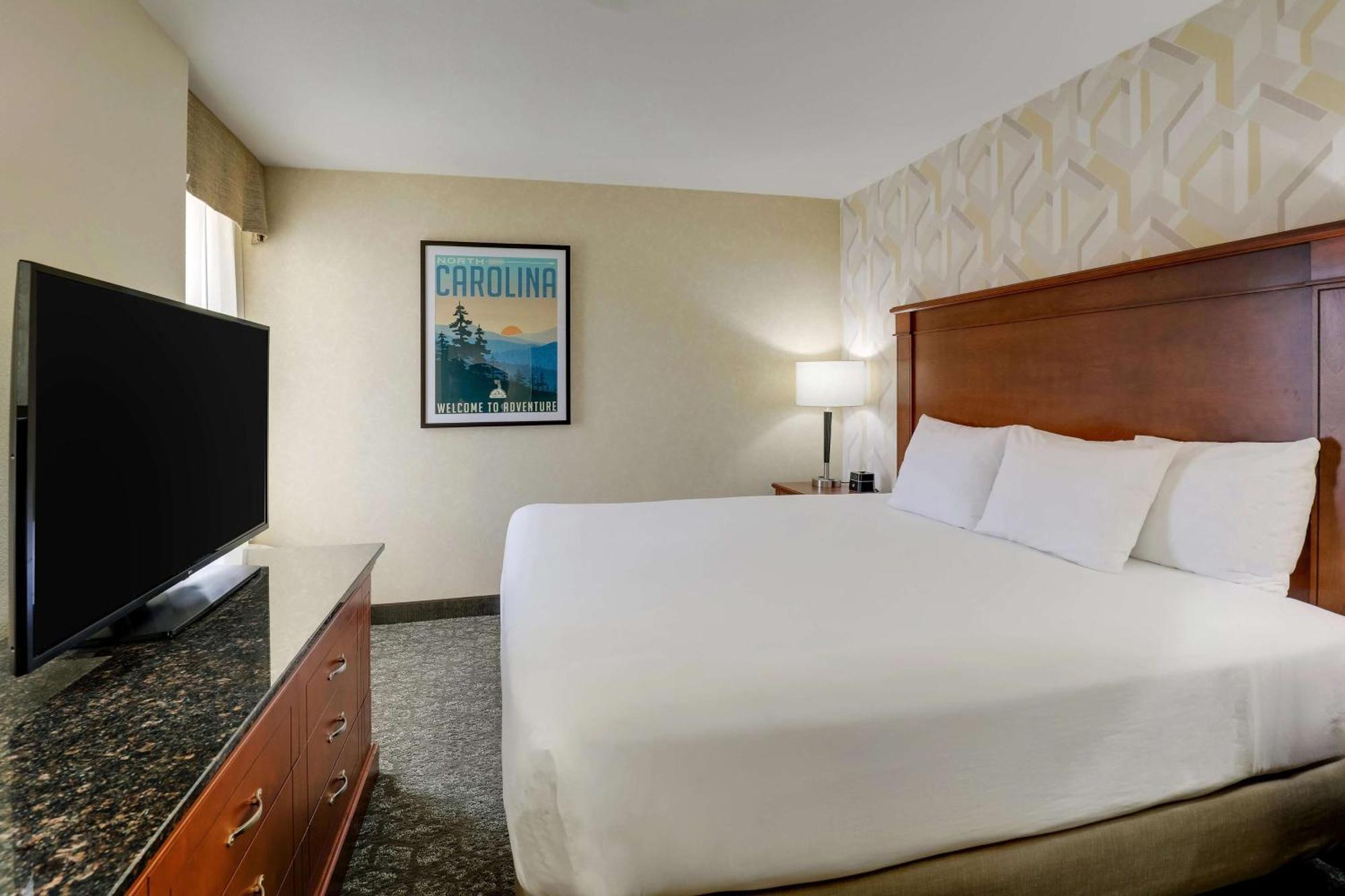Drury Inn & Suites Charlotte University Place Ngoại thất bức ảnh