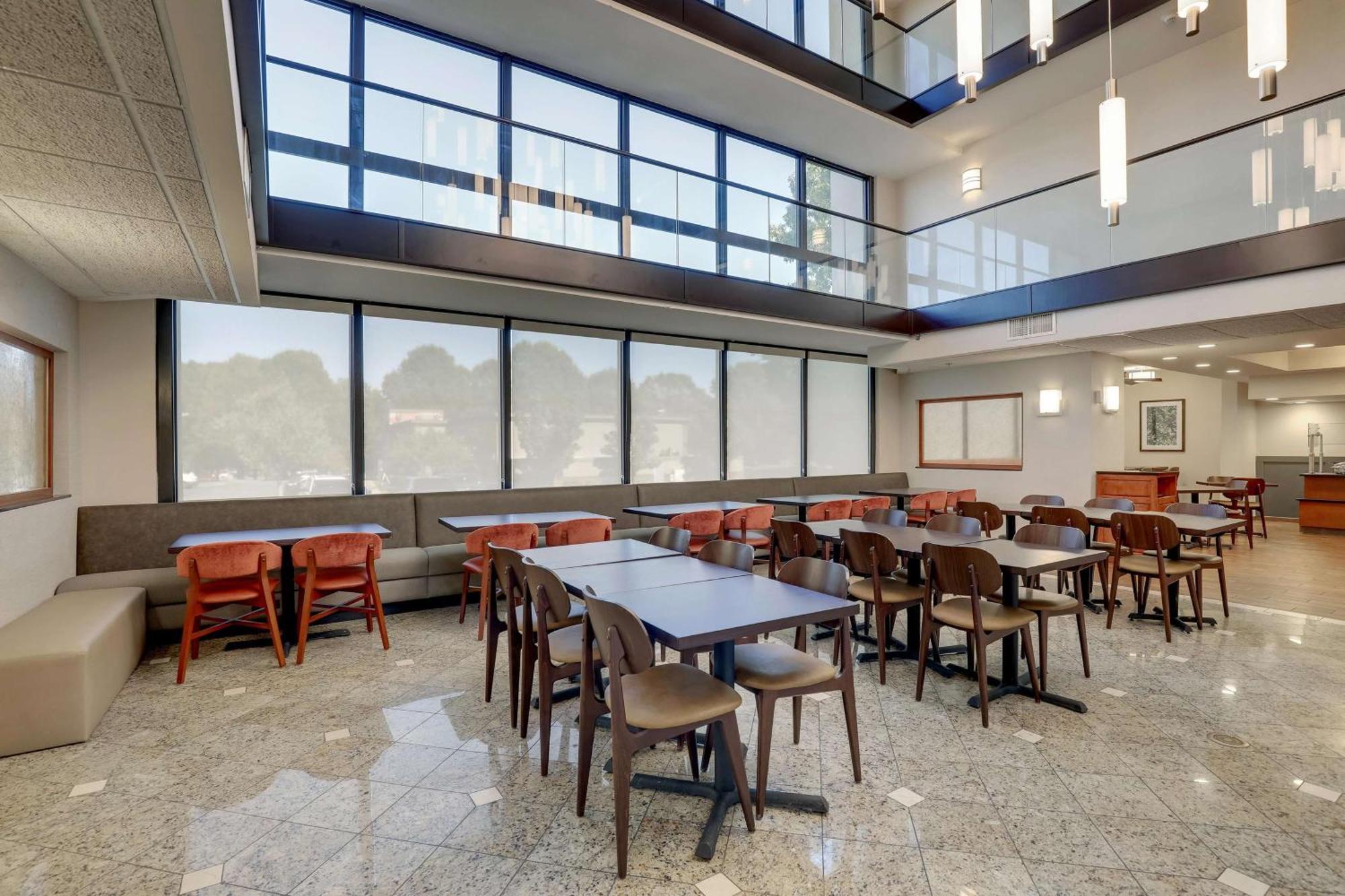 Drury Inn & Suites Charlotte University Place Ngoại thất bức ảnh