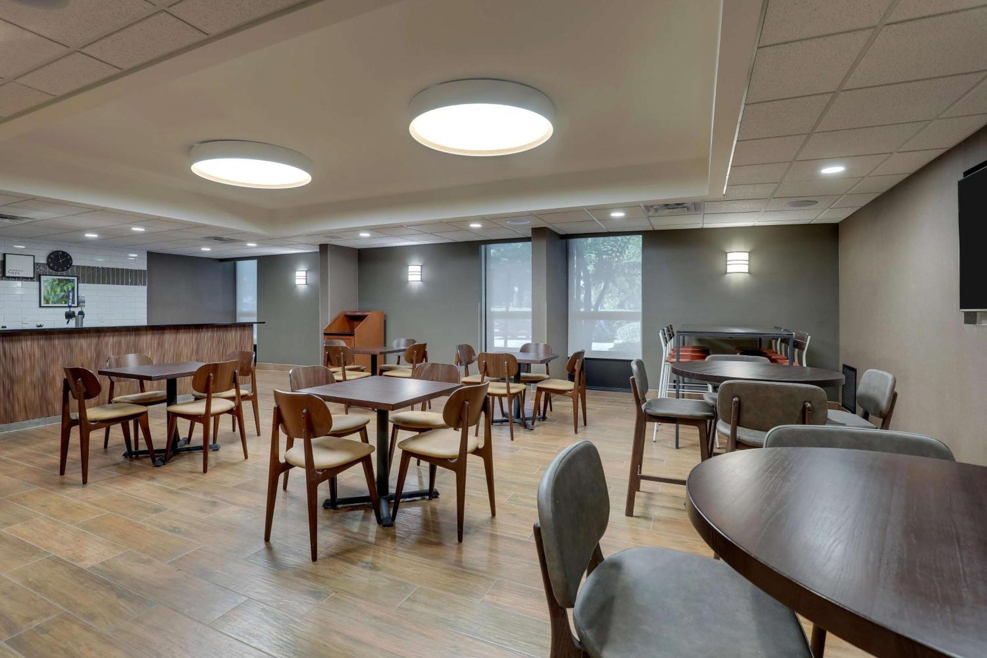 Drury Inn & Suites Charlotte University Place Ngoại thất bức ảnh