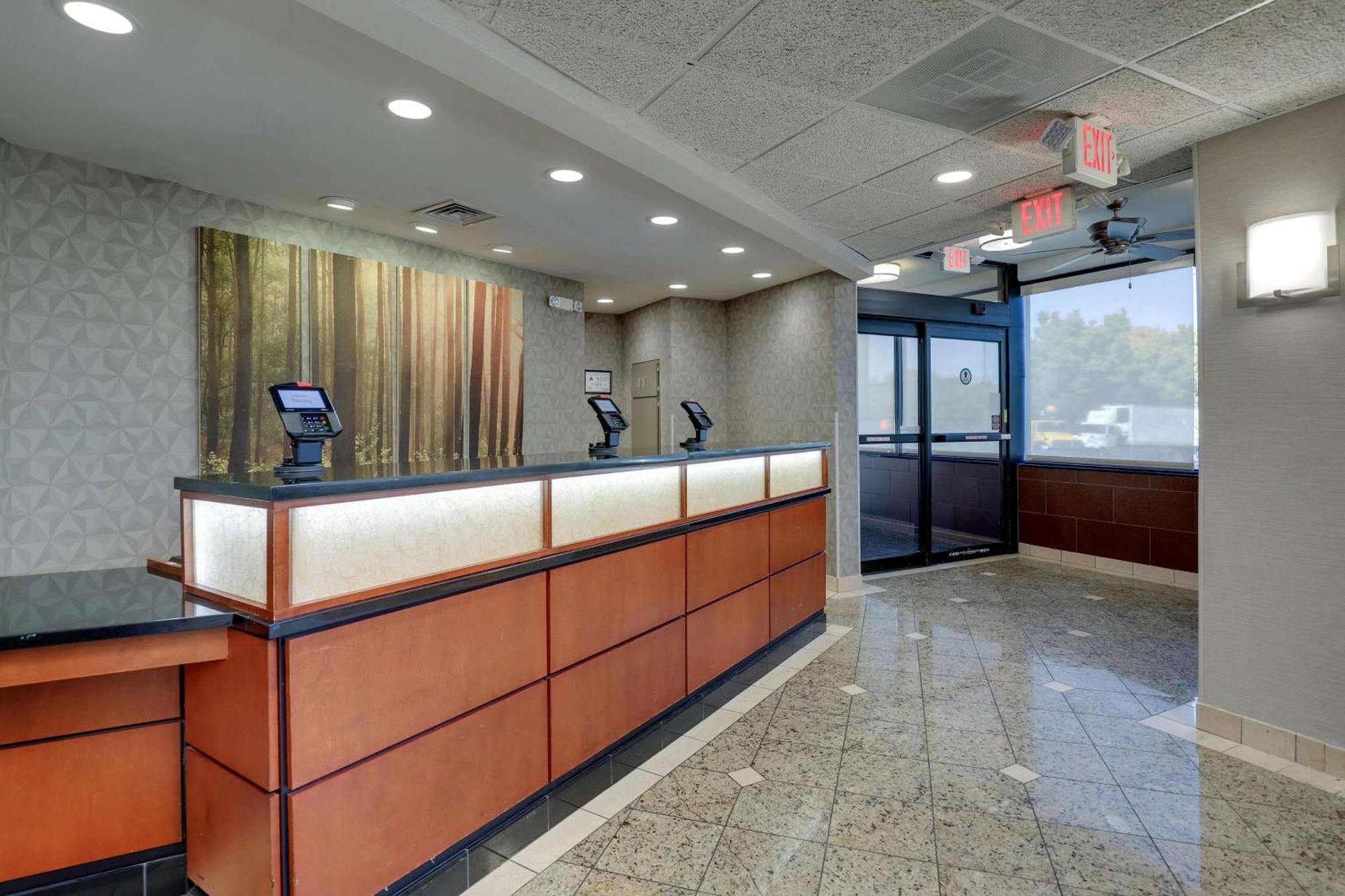 Drury Inn & Suites Charlotte University Place Ngoại thất bức ảnh