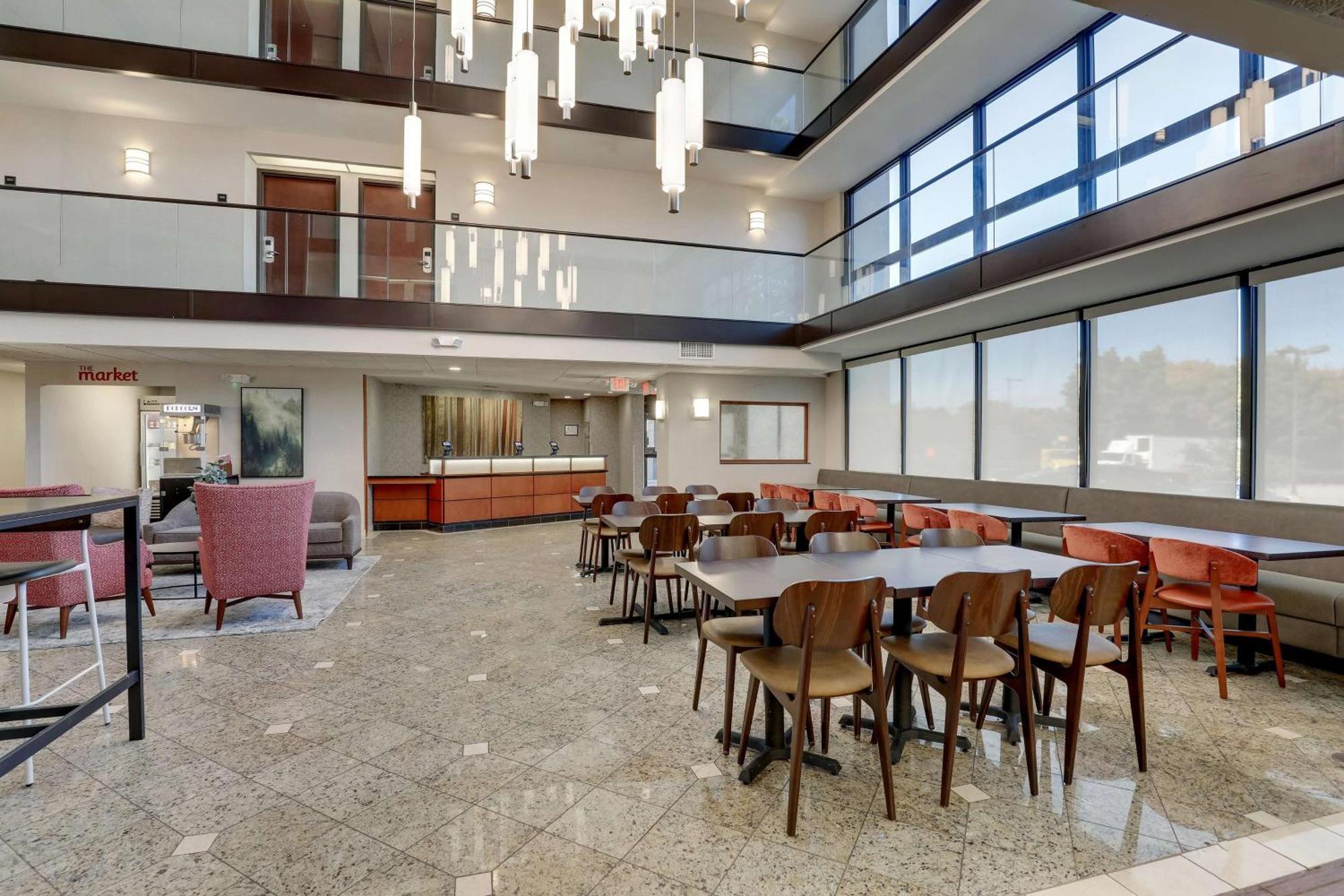 Drury Inn & Suites Charlotte University Place Ngoại thất bức ảnh