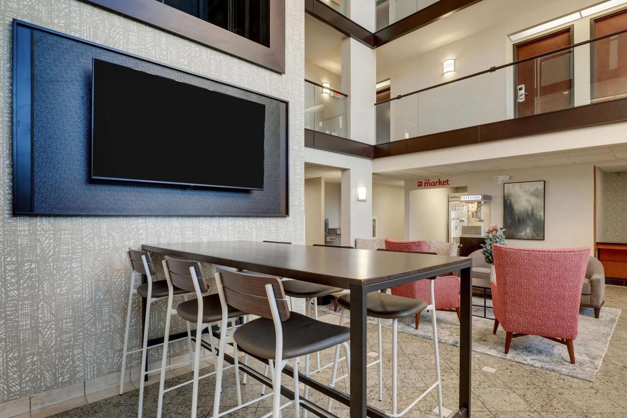 Drury Inn & Suites Charlotte University Place Ngoại thất bức ảnh