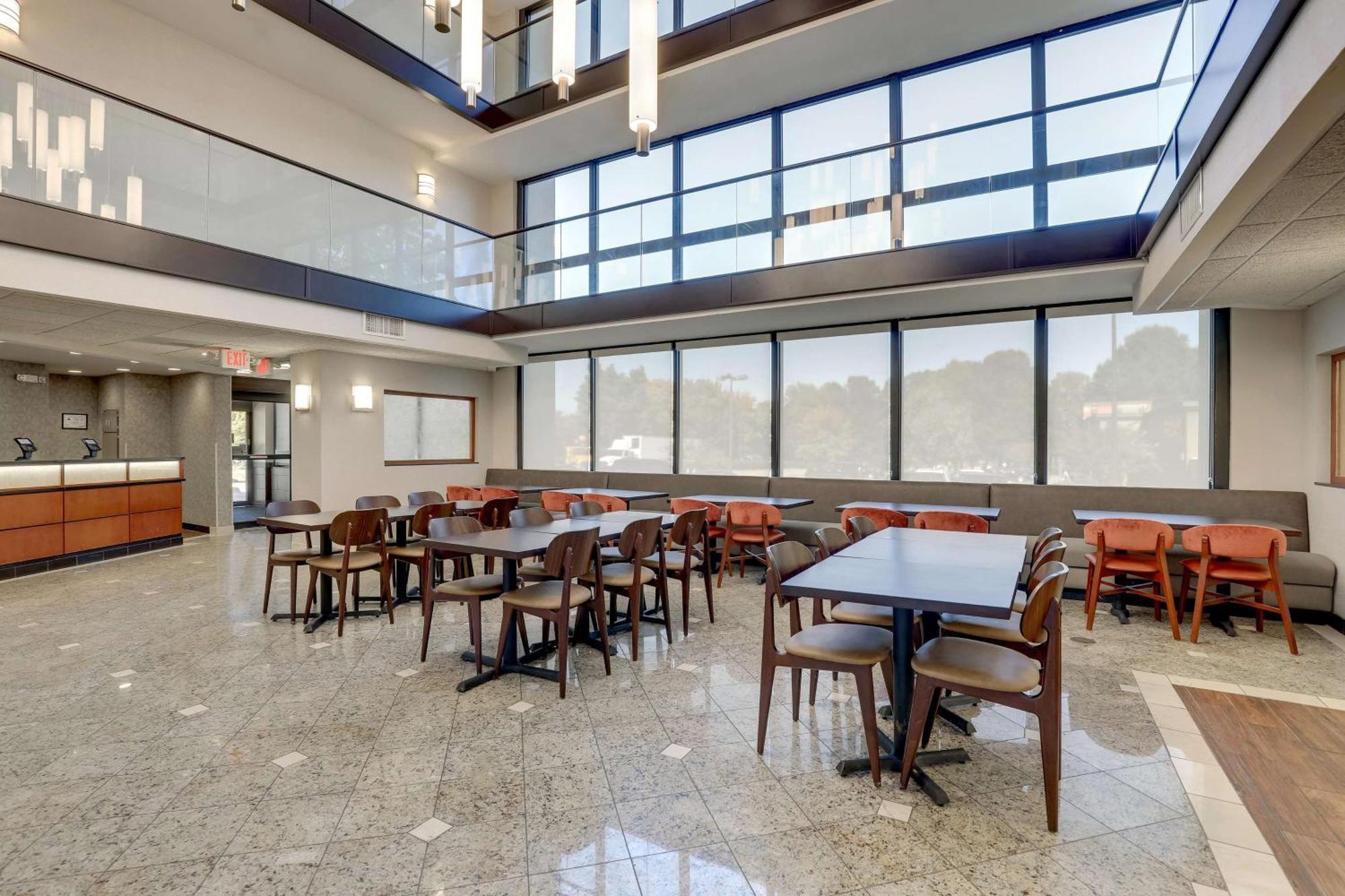 Drury Inn & Suites Charlotte University Place Ngoại thất bức ảnh