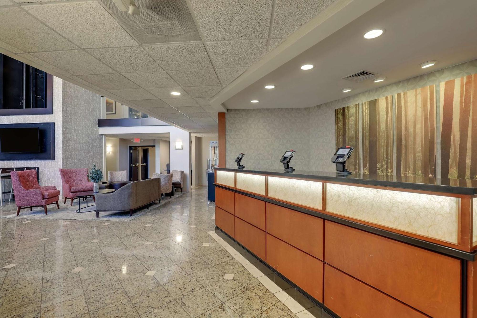 Drury Inn & Suites Charlotte University Place Ngoại thất bức ảnh